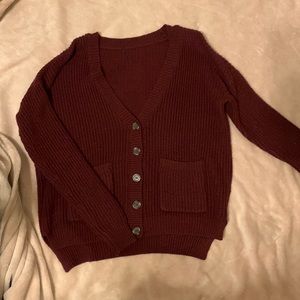 size: M/L knit maroon cardigan/ sweater with tortoise shell patterned buttons